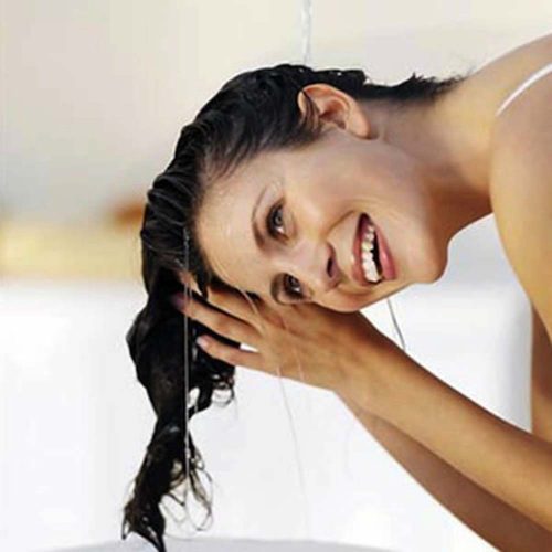 enjuagar el pelo hacia abajo